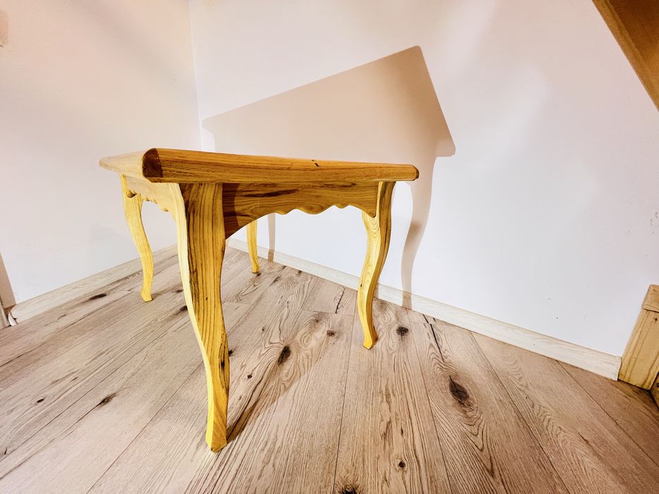 Masuta cafea noua din lemn masiv de pin facuta de un mester artizanal