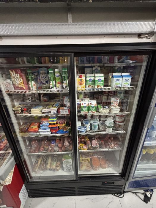 Холодильник витринный