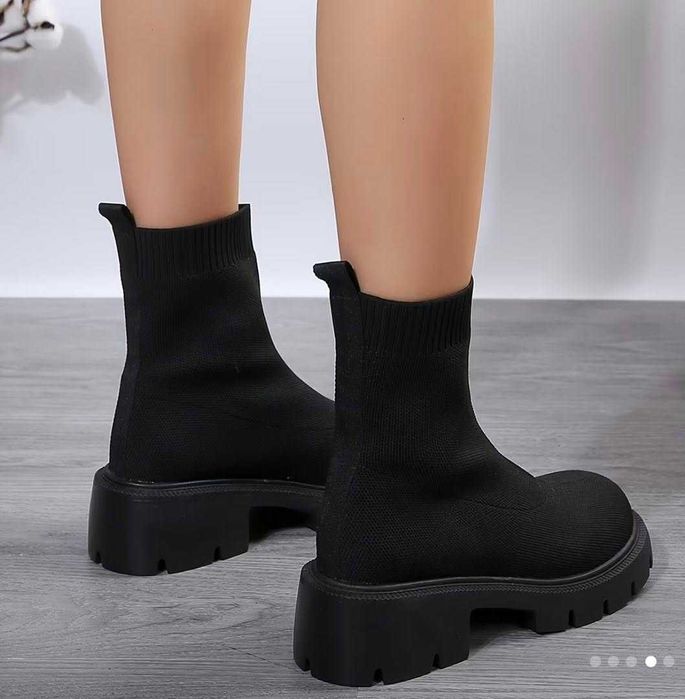 Нови ластични боти, отговарят на номер 40/41