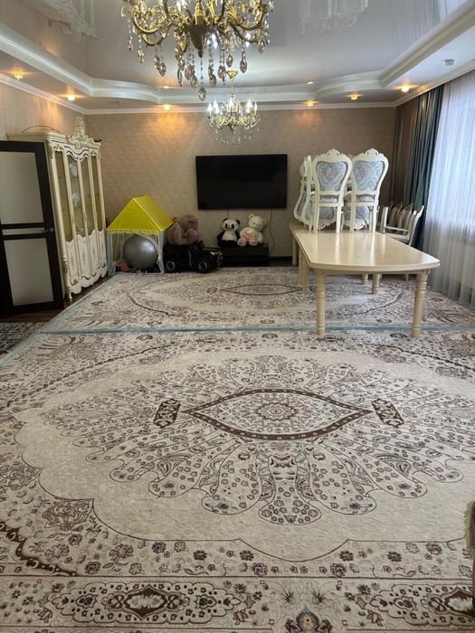 Продается двух этажный дом