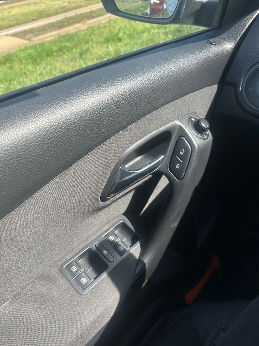 VOLKSWAGEN Polo 0 — imagine 3