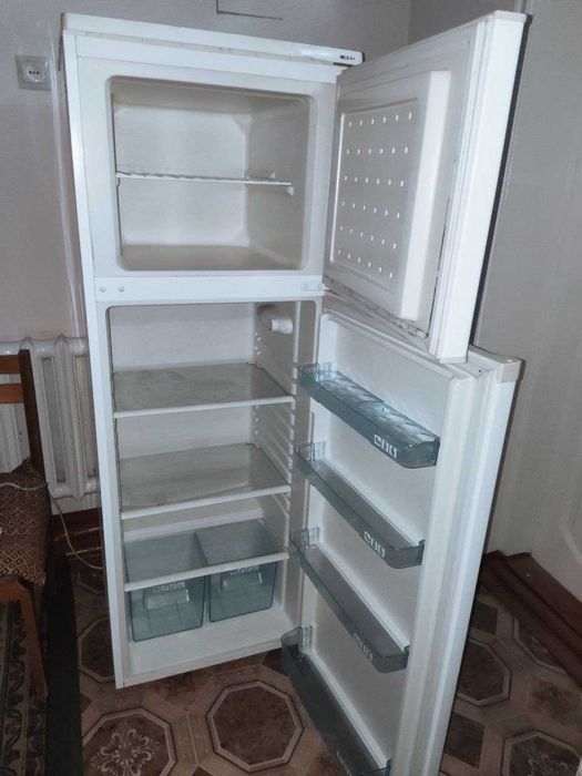 Dvuxkamerniy xolodilnik "Artel"