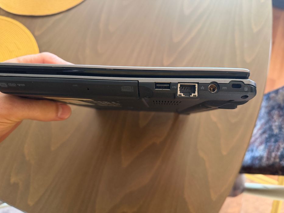 Acer Aspire 4810TZ с аксесоари