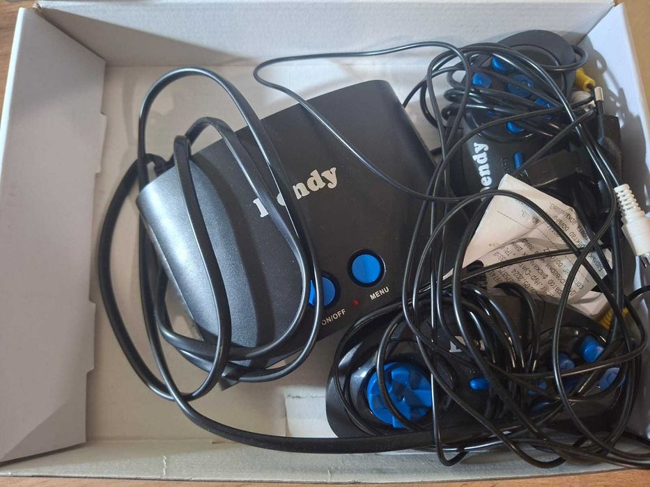 Продам игровую приставку Dendy, б/у.