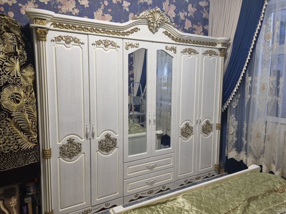 Spalni garnitur sotiladi