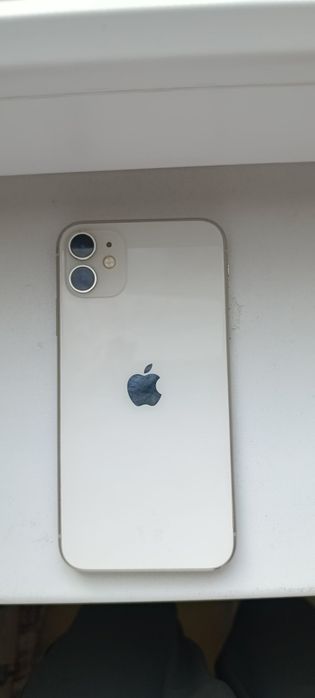 iPhone 11 на запчасти / экран выгорел