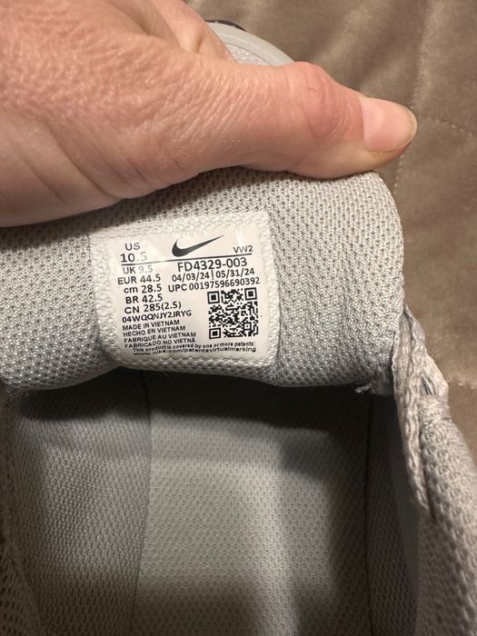 Продам кроссовки Nike Air Max