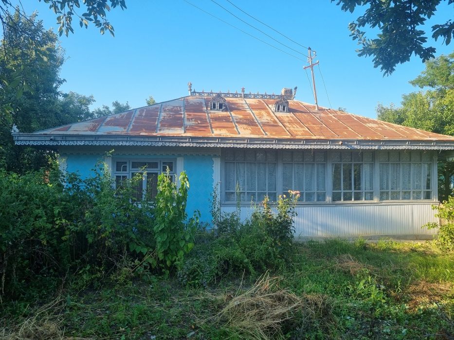 2154 mp ,  casa si anexa
