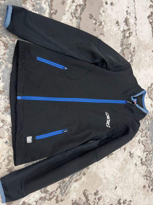 Продаю лыжный костюм.