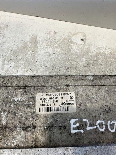 Интеркулер радиатор за Mercedes W212 2.2 CDI (2012) A2045000100