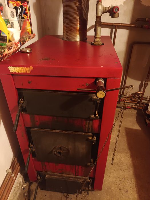 Vand centrala pe lemne