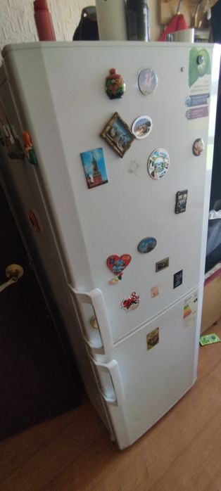 Продам холодильник на запчасти