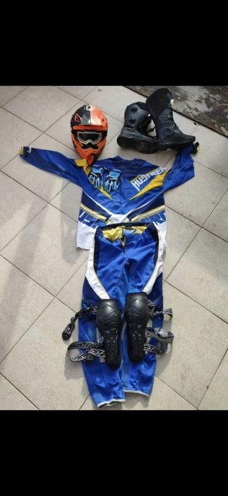 Vand echipament de enduro
