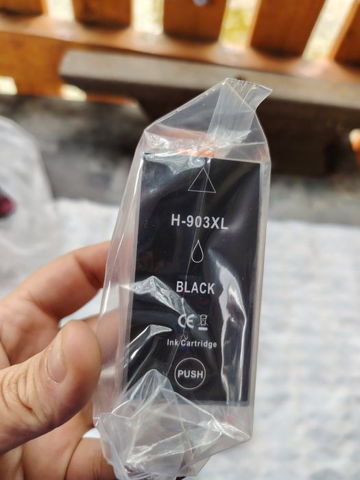 Cartușe vând la grămadă mai multe cartuse