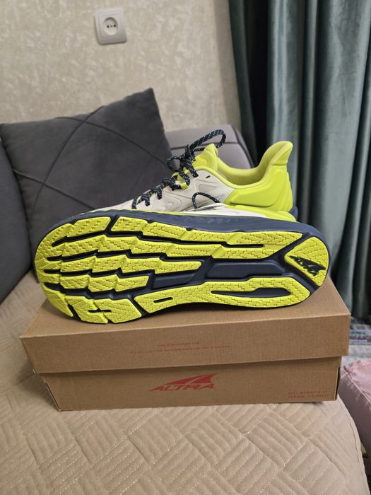 Кроссовки модель Torin 7. Размер 45. Маломерят.