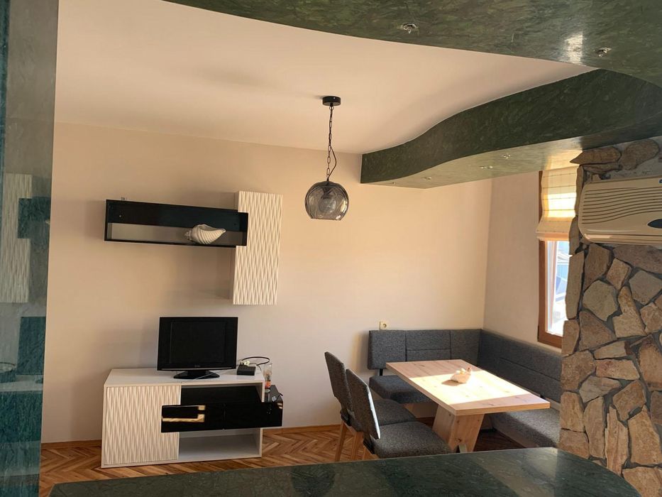 Дава се под наем Тристаен апартамент в Бургас, Лазур - 72 кв.м за 510 € - Снимка #1