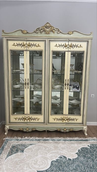 Продаётся гостиная горка производства Малайзии