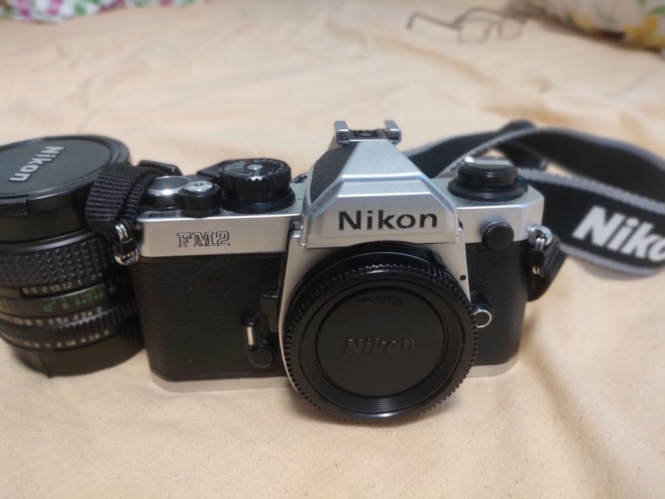 Nikon FM2n cu obiectiv Mir 24N 35mm f2
