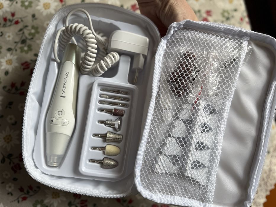 Trusă pentru manichiură și pedichiură Remington