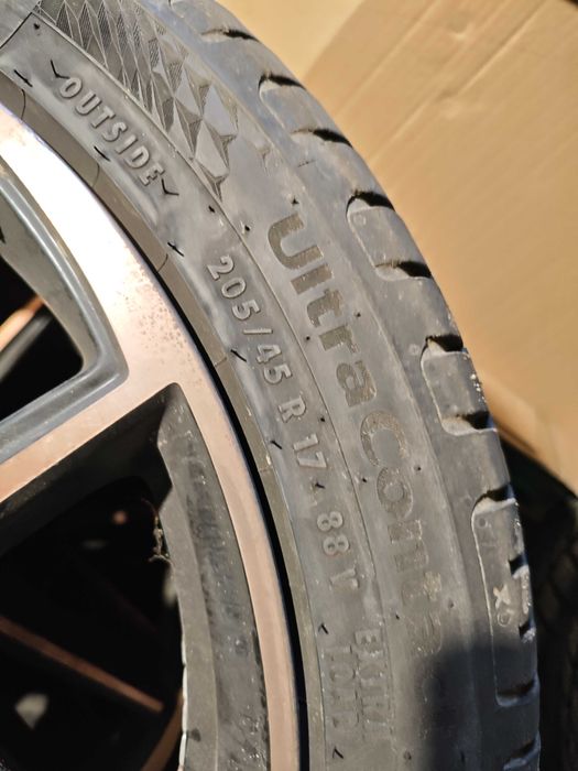 Джанти 17" CMS C30 5x114.3 + Continental UltraContact