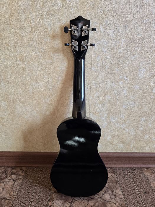 Продается укулеле