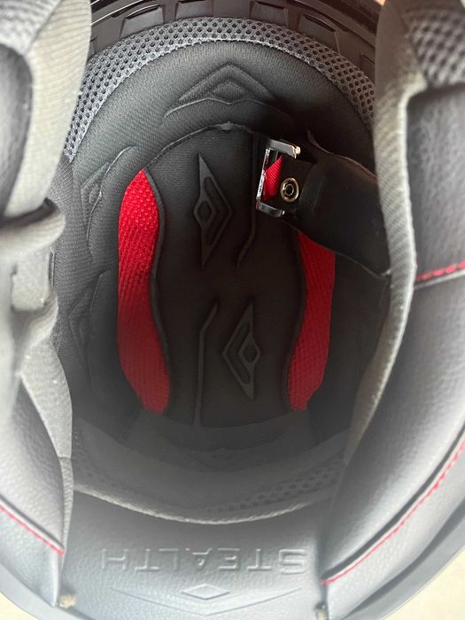 Най-висок клас карбонова каска Stealth размер M / L мото шлем