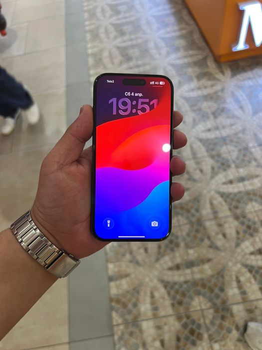 Айфон 15 про.