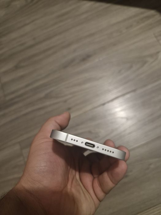 Iphone 16e, 128 Gb, alb, stare foarte buna, 100% baterie, liber de ret