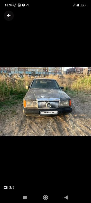 Продаю  по запчастям  Мерседес W124 Е300
