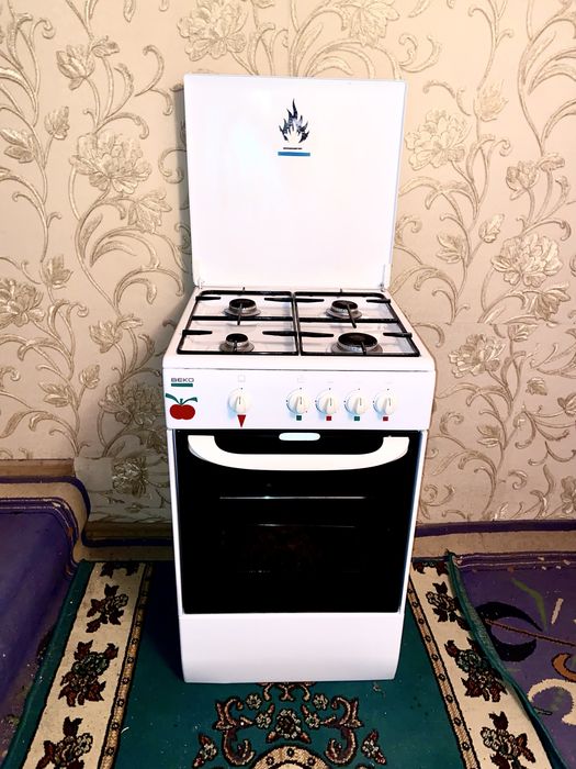 Продам газ плиту Беко