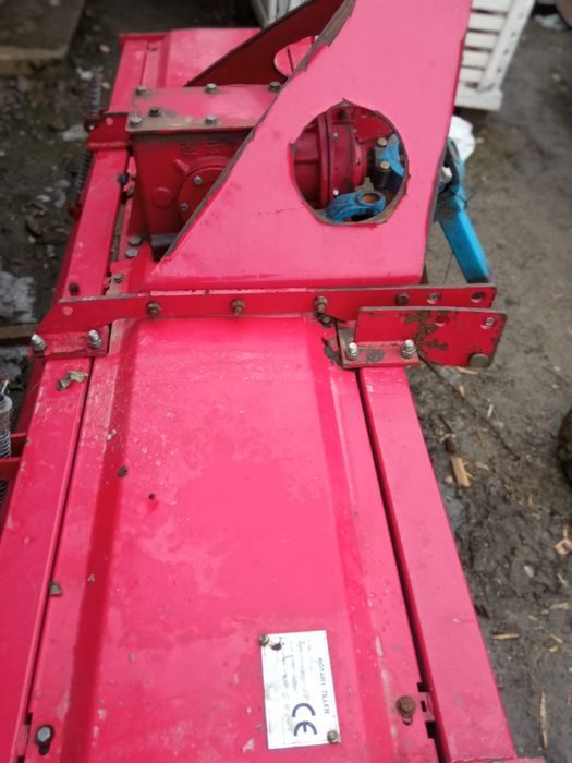 De vânzare freza de pământ