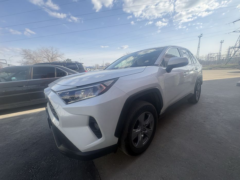 Продам Тойота Раф4