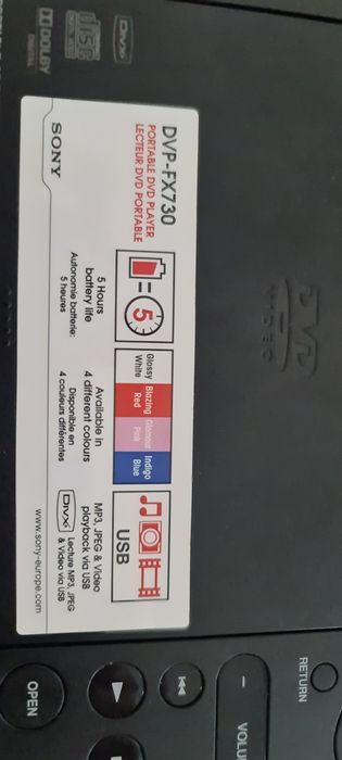 DVD Player Portabil Sony DVP-FX730 – Pachet Complet (Telecomanda + incarcator Auto + Priza)