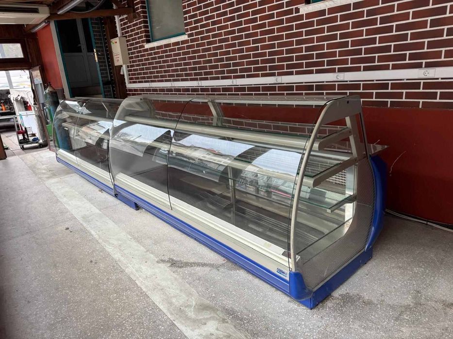 Хладилни и топли витрини