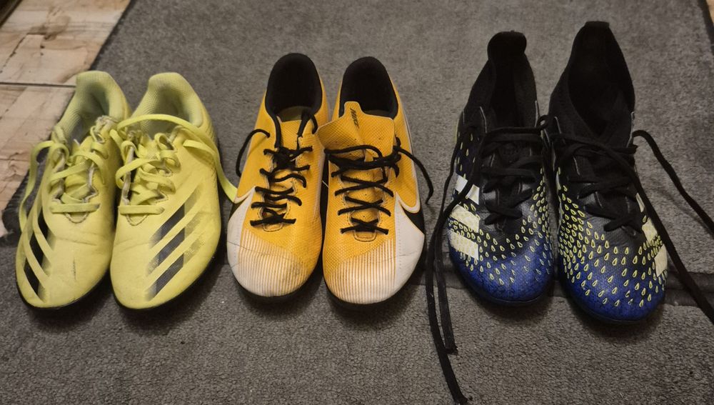 Ghete fotbal marimea 32