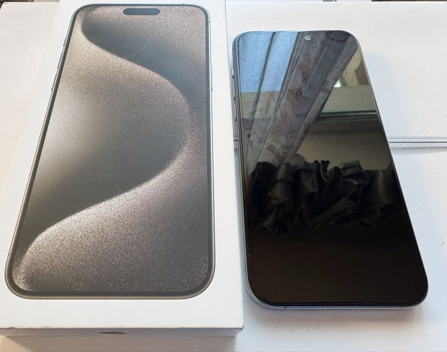 iPhone 15 Pro Max Natural Titanium, 10/10, 256 Gb, 90% baterie, full