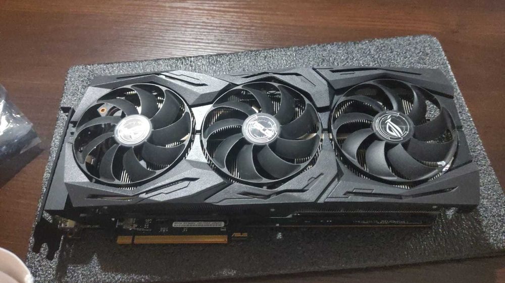 ASUS ROG Strix Radeon RX 5700 XT OC edition 8GB