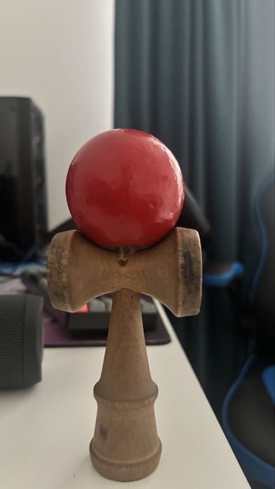 Kendama facuta pe piese