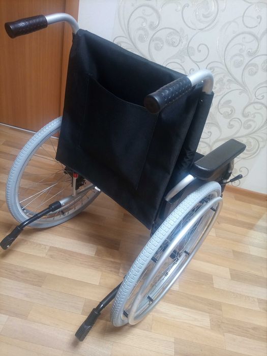 Коляска инвалидная новая