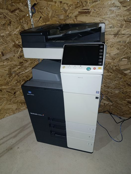 Vând Konica Minolta bizhub c224e in stare buna
