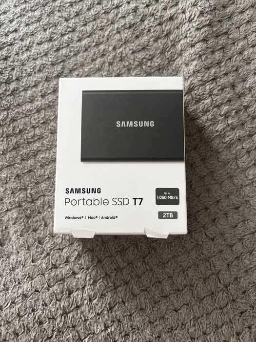 SSD extern Samsung Portable SSD T7 2TB – rapid, ca nou