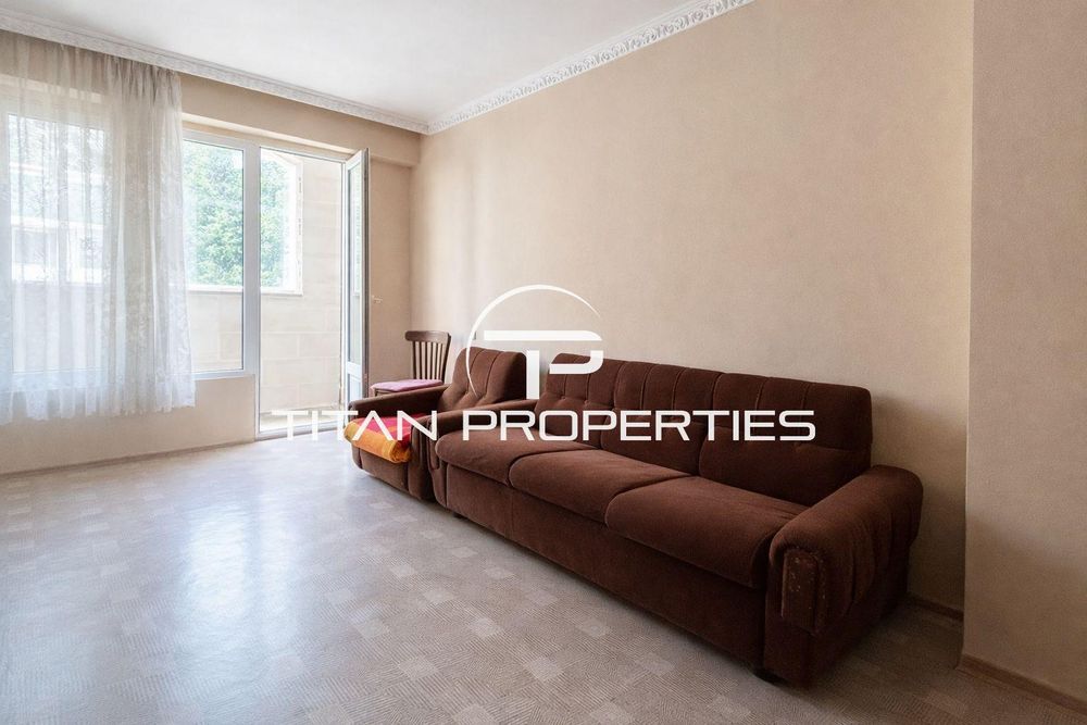 Дава се под наем Двустаен апартамент в Бургас, Лазур - 65 кв.м за 350 € - Снимка #1