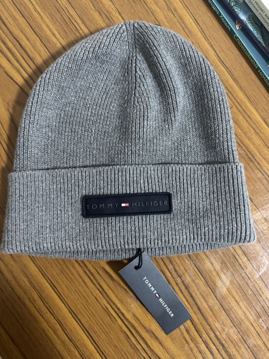 Продам шапку Tommy Hilfiger