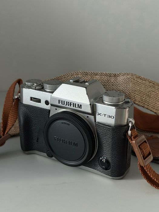 Продам Fujifilm xt-30
