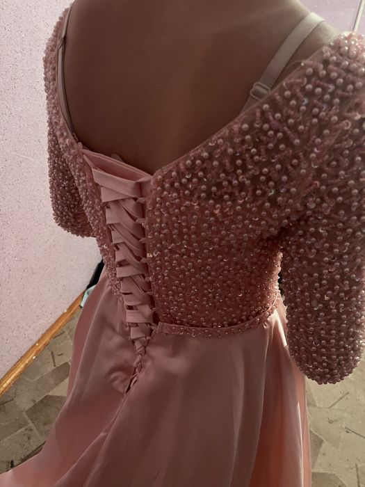 Вечернее платье со шлейфом