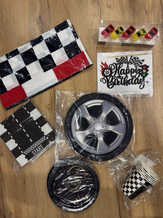 Декорации за рожден ден с тема Ферари