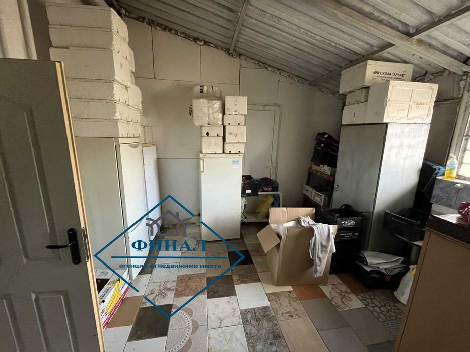 Търговски обект в с. Хан Крум