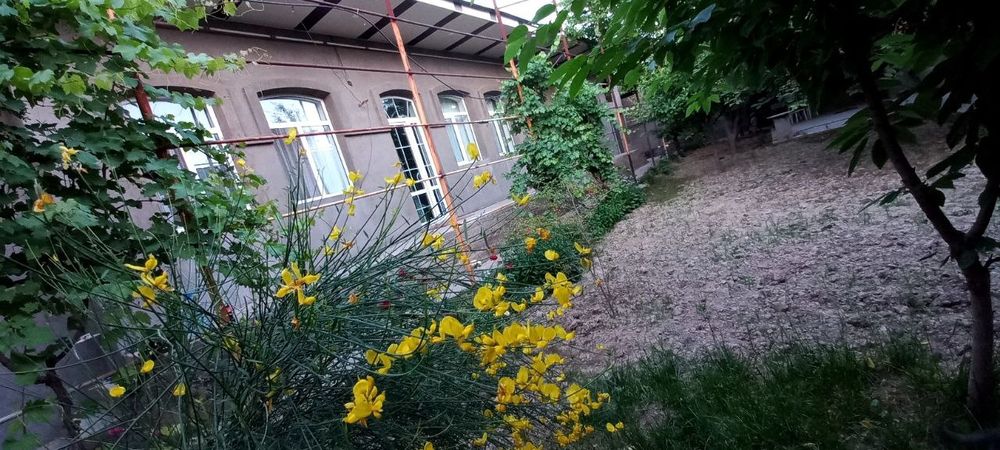 Продаётся дом в Бектемирский район Мажнунтол махалля