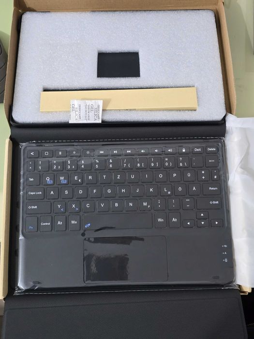 Husă CHESONA cu tastatură pentru Samsung Galaxy Tab A9+ 11” (2023)