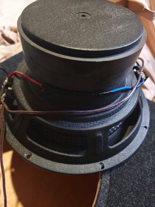 Продам саббуфер с усилителем состояние нового.